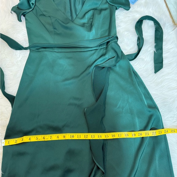 #523 DB Studio Celebrate Flutter Satin Ruffle Dress size 12 NWT - Picture 13 of 14